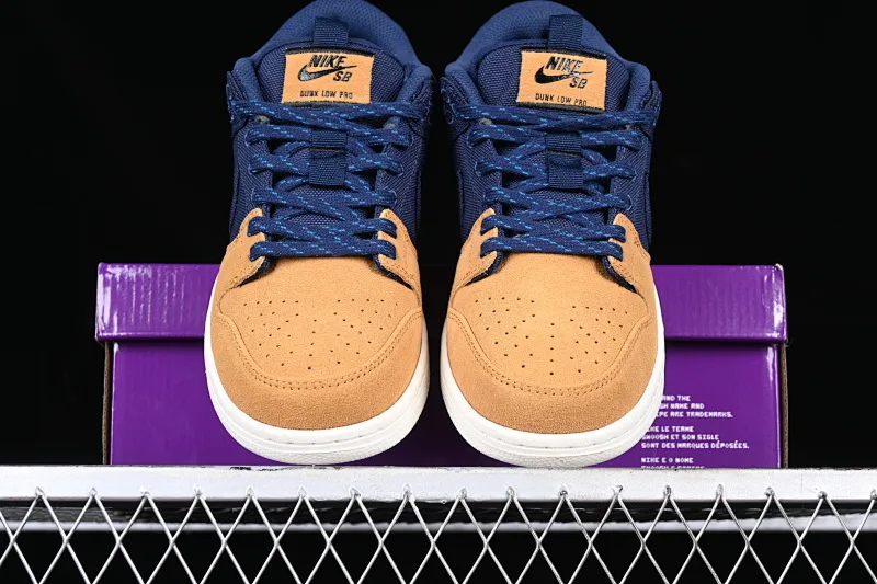All Categories Nk SB Dunk Series Nk SB Dunk Low Low-top sneakers Nk SB Dunk Low "Midnight Navy" Desert Yellow SB low-top sports and leisure sneakers DX6775-400
